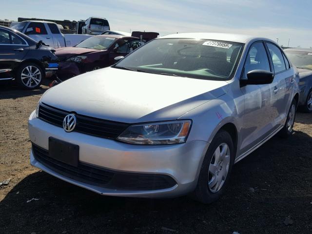 3VW1K7AJXDM272070 - 2013 VOLKSWAGEN JETTA BASE Արծաթագույն լուսանկար 2