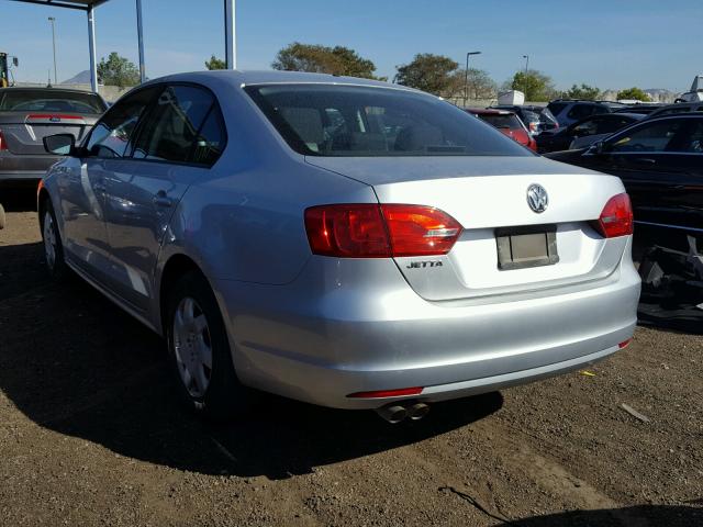 3VW1K7AJXDM272070 - 2013 VOLKSWAGEN JETTA BASE Արծաթագույն լուսանկար 3