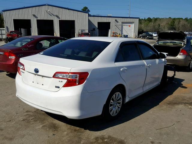 4T1BD1FK1CU018043 - 2012 TOYOTA CAMRY HYBR WHITE photo 4