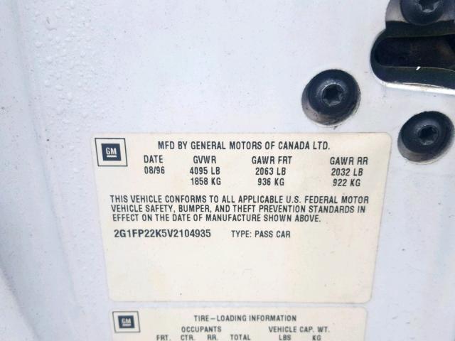 2G1FP22K5V2104935 - 1997 CHEVROLET CAMARO BAS თეთრი ფოტო 10