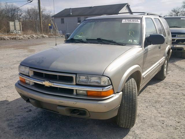 1GNDT13W512158099 - 2001 CHEVROLET BLAZER TAN photo 2