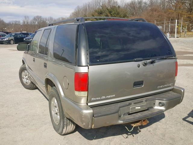 1GNDT13W512158099 - 2001 CHEVROLET BLAZER TAN photo 3