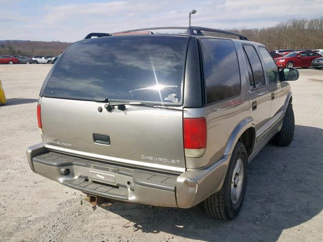 1GNDT13W512158099 - 2001 CHEVROLET BLAZER TAN photo 4