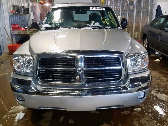 1D7HW48N06S683989 - 2006 DODGE DAKOTA QUA SILVER photo 9