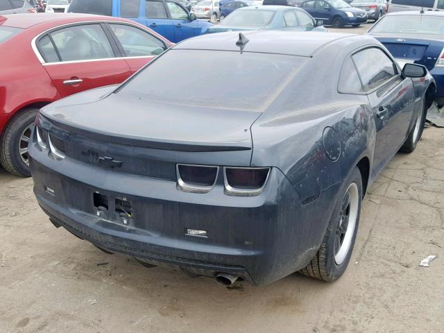 2G1FA1E33D9141939 - 2013 CHEVROLET CAMARO LS GRAY photo 4