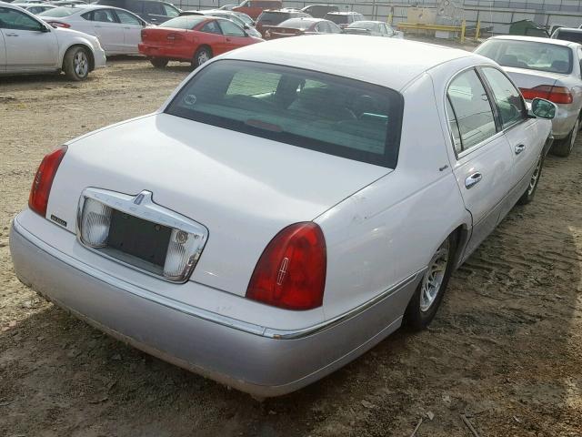 1LNHM82W1YY888564 - 2000 LINCOLN TOWN CAR S WHITE photo 4