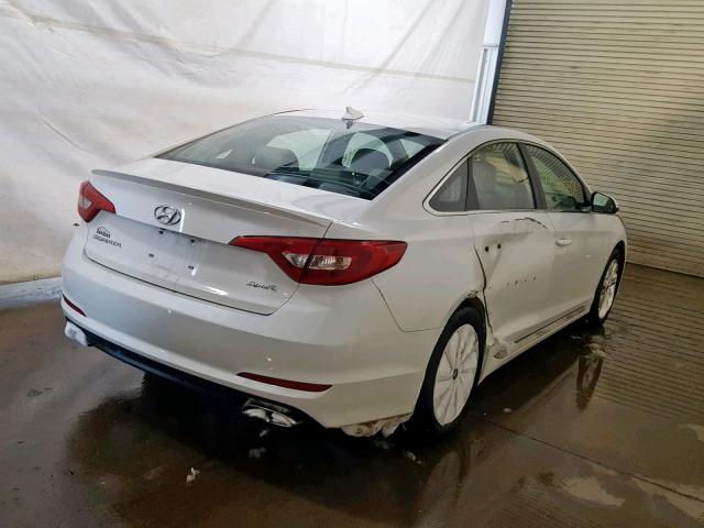 5NPE34AF9HH502026 - 2017 HYUNDAI SONATA SPO WHITE photo 4