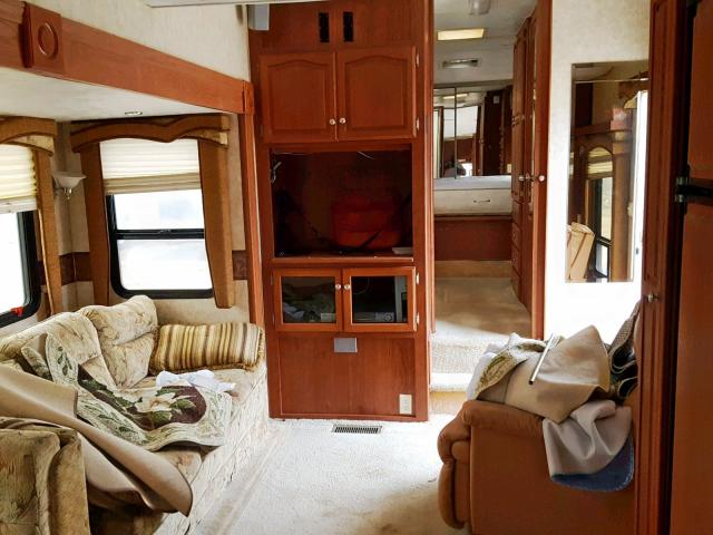 1W53ATR2X4Y034393 - 2004 WEST 5THWHEELRV WHITE photo 5