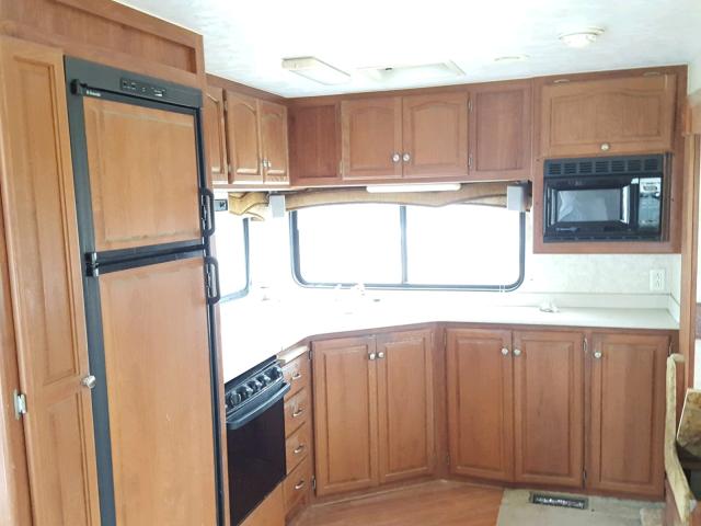 1W53ATR2X4Y034393 - 2004 WEST 5THWHEELRV WHITE photo 8