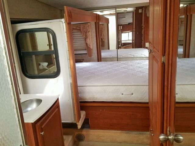 1W53ATR2X4Y034393 - 2004 WEST 5THWHEELRV WHITE photo 9