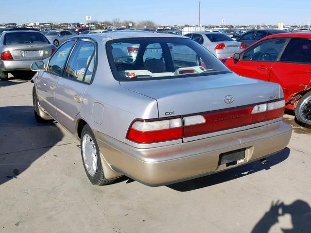 2T1BB02EXTC177841 - 1996 TOYOTA COROLLA DX SILVER photo 3