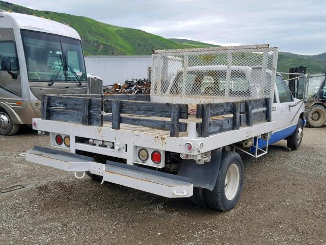 1GTHC33N8NJ713779 - 1992 GMC SIERRA C35 WHITE photo 4