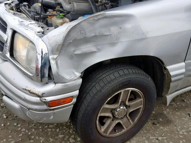 2CNBJ634726906790 - 2002 CHEVROLET TRACKER LT SILVER photo 9