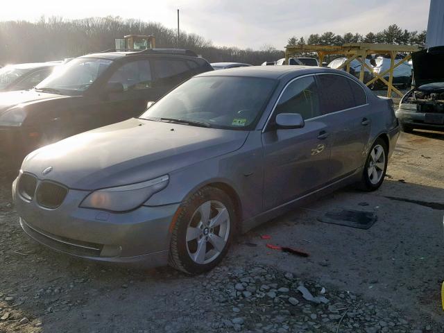 WBANV13598CZ54676 - 2008 BMW 528 XI GRAY photo 2