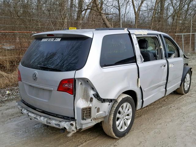 2C4RVABG8CR240822 - 2012 VOLKSWAGEN ROUTAN SE SILVER photo 4