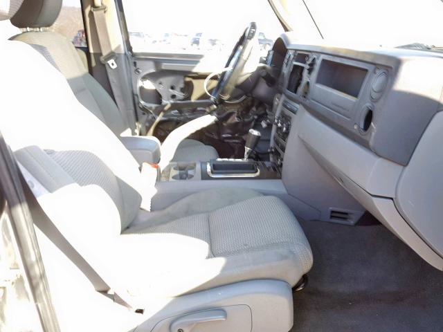 1J8HG48KX7C609027 - 2007 JEEP COMMANDER GRAY photo 5