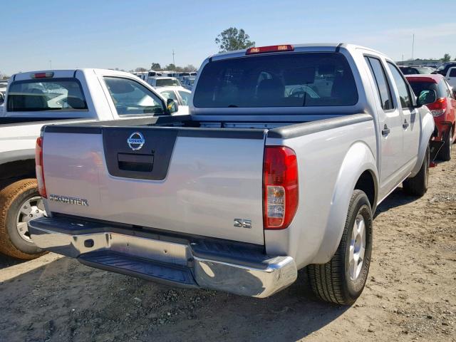 1N6AD07U67C423642 - 2007 NISSAN FRONTIER C SILVER photo 4