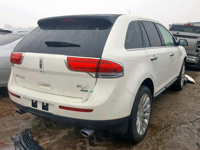 2LMDJ8JKXDBL17026 - 2013 LINCOLN MKX WHITE photo 4