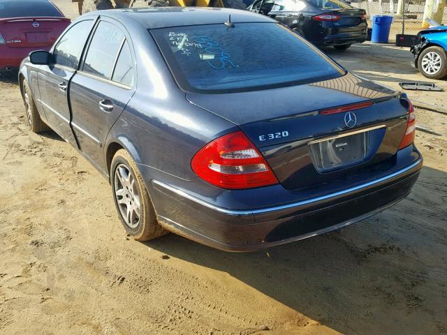 WDBUF65J65A713540 - 2005 MERCEDES-BENZ E 320 BLUE photo 3