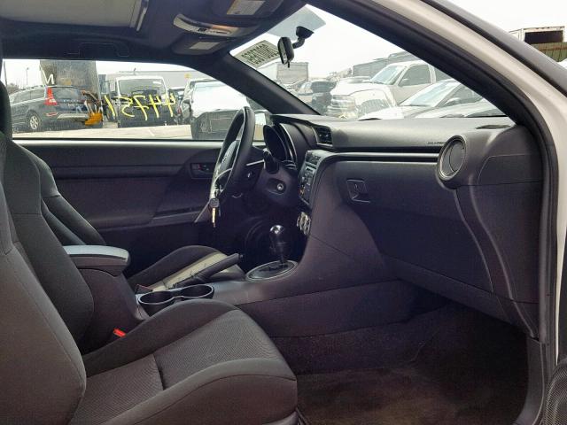 JTKJF5C78C3034238 - 2012 TOYOTA SCION TC WHITE photo 5