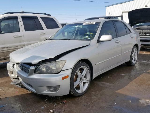 JTHBD192440083864 - 2004 LEXUS IS 300 SILVER photo 2