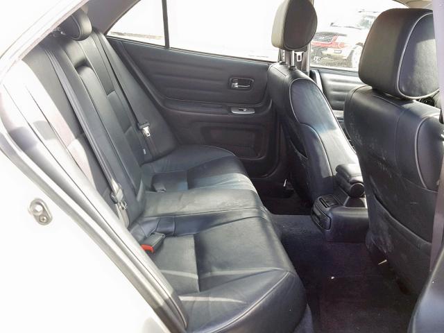 JTHBD192440083864 - 2004 LEXUS IS 300 SILVER photo 6