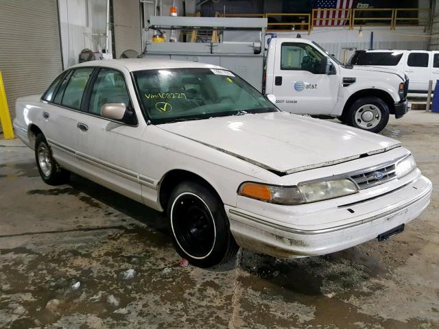 2FALP74W2VX108229 - 1997 FORD CROWN VICT WHITE photo 1