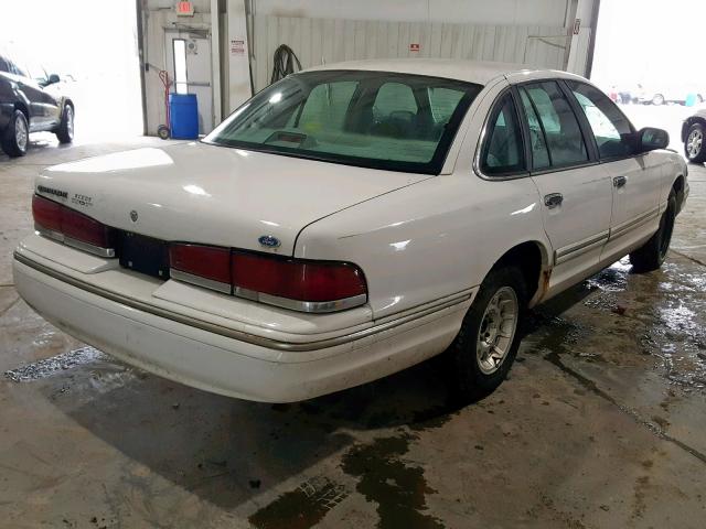 2FALP74W2VX108229 - 1997 FORD CROWN VICT WHITE photo 4