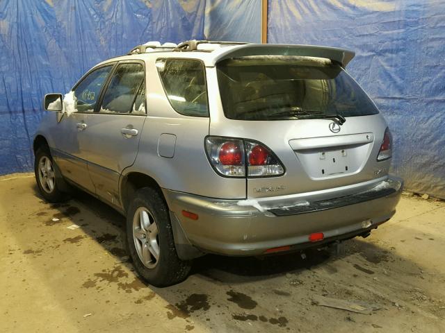 JTJGF10U610082868 - 2001 LEXUS RX 300 SILVER photo 3