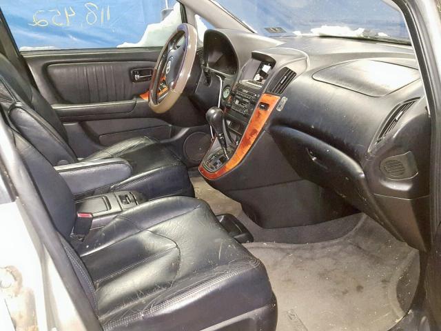 JTJGF10U610082868 - 2001 LEXUS RX 300 SILVER photo 5