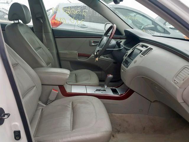 KMHFC46F37A209852 - 2007 HYUNDAI AZERA SE WHITE photo 5