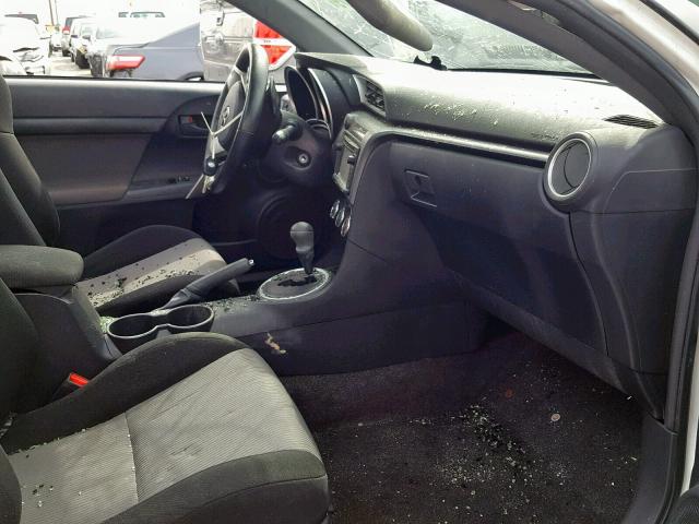 JTKJF5C74FJ005187 - 2015 TOYOTA SCION TC თეთრი ფოტო 5