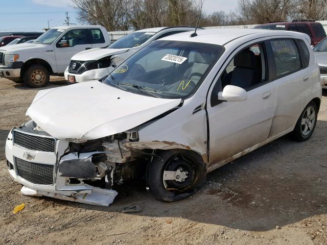 KL1TD66E19B390011 - 2009 CHEVROLET AVEO LS WHITE photo 2