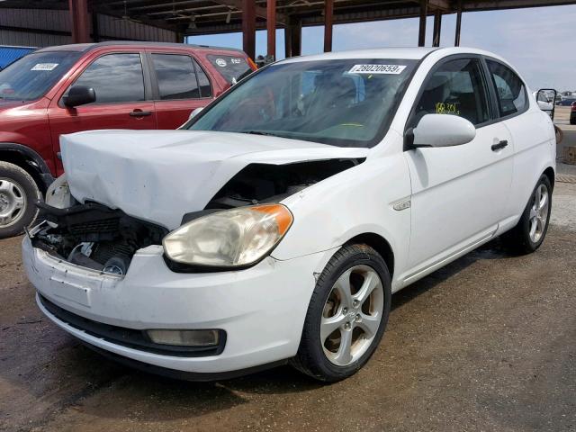 KMHCN36C07U008521 - 2007 HYUNDAI ACCENT SE WHITE photo 2