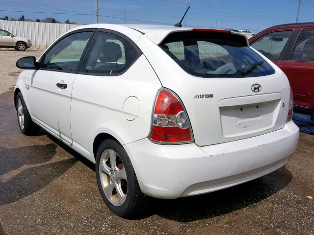 KMHCN36C07U008521 - 2007 HYUNDAI ACCENT SE WHITE photo 3