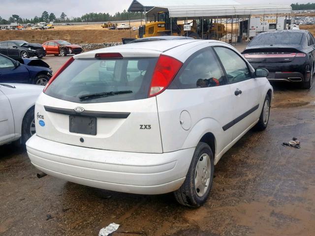 3FAFP31363R146249 - 2003 FORD FOCUS ZX3 WHITE photo 4