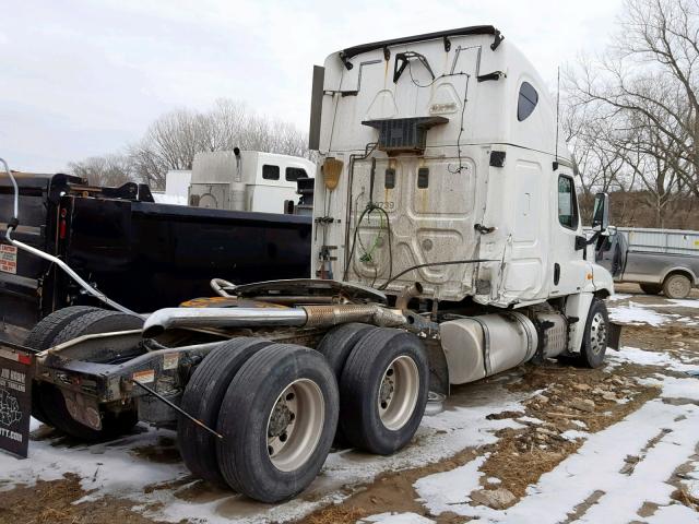 1FUJGLDV3CLBL4913 - 2012 FREIGHTLINER CASCADIA 1 WHITE photo 4