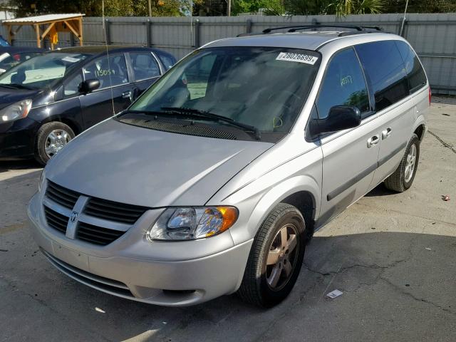 1D4GP45R66B584218 - 2006 DODGE CARAVAN SX SILVER photo 2