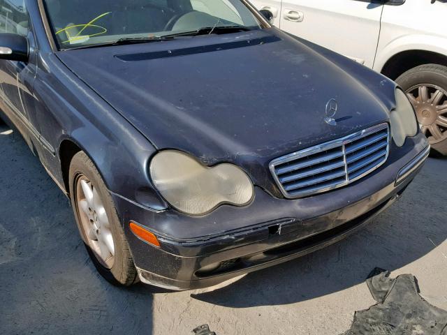 WDBRF61J34F475529 - 2004 MERCEDES-BENZ C 240 BLUE photo 9