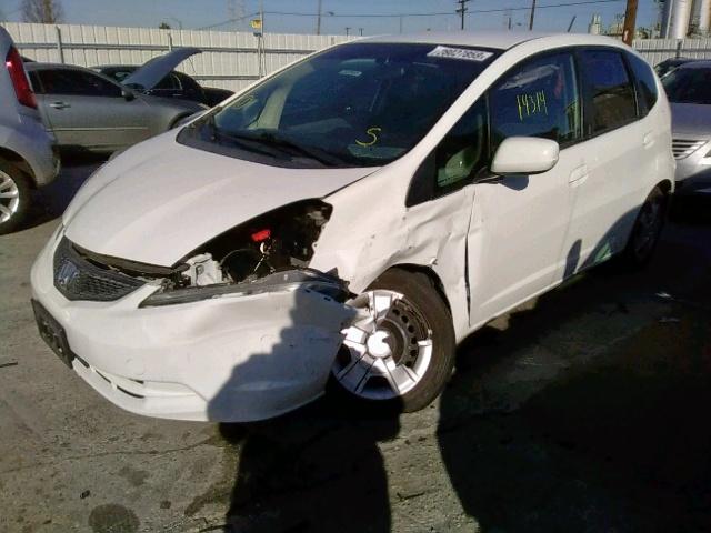 JHMGE8H30DC077404 - 2013 HONDA FIT WHITE photo 2