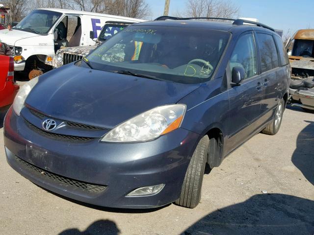 5TDZK22C18S111329 - 2008 TOYOTA SIENNA XLE GRAY photo 2