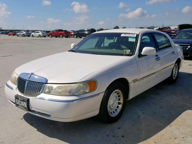 1LNHM81W1YY762450 - 2000 LINCOLN TOWN CAR E WHITE photo 2