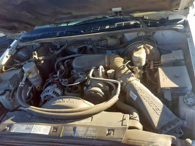 1GTCS14W128224569 - 2002 GMC SONOMA WHITE photo 7