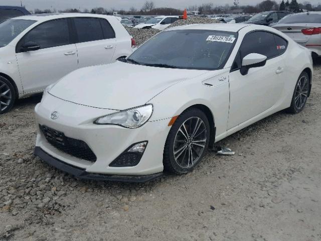 JF1ZNAA18F9709498 - 2015 TOYOTA SCION FR-S WHITE photo 2
