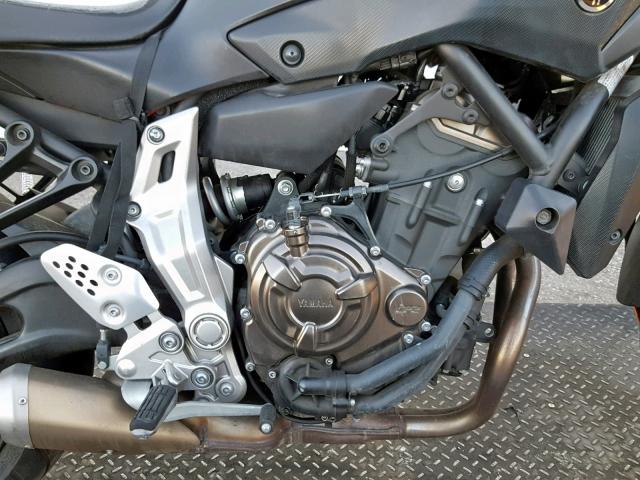 JYARM06Y0FA001219 - 2015 YAMAHA FZ07 C BLACK photo 7