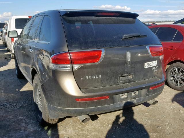 2LMDJ8JK9BBJ16778 - 2011 LINCOLN MKX BROWN photo 3