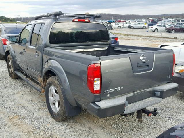 1N6AD07U36C428036 - 2006 NISSAN FRONTIER C GRAY photo 3