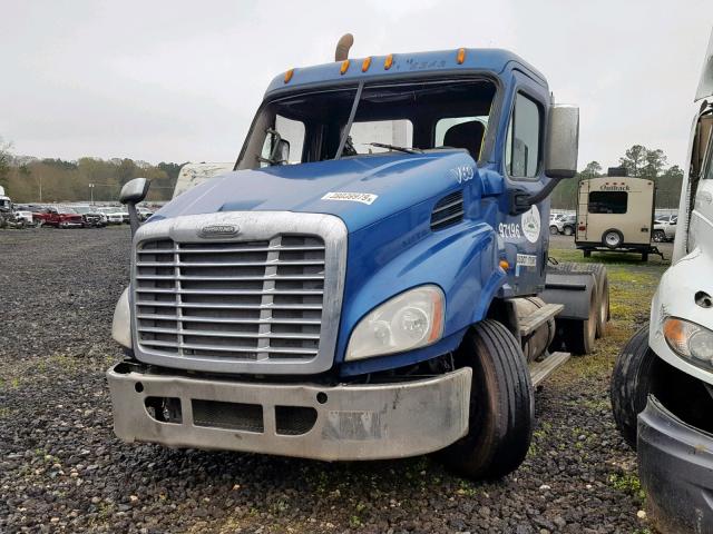 1FUJGBDV5CSBJ4601 - 2012 FREIGHTLINER CASCADIA 1 BLUE photo 2