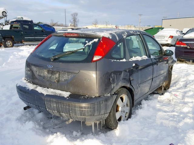 3FAFP37383R102664 - 2003 FORD FOCUS ZX5 GRAY photo 4