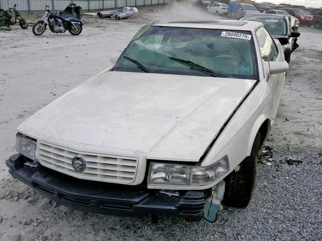 1G6ET12911B101314 - 2001 CADILLAC ELDORADO T WHITE photo 2